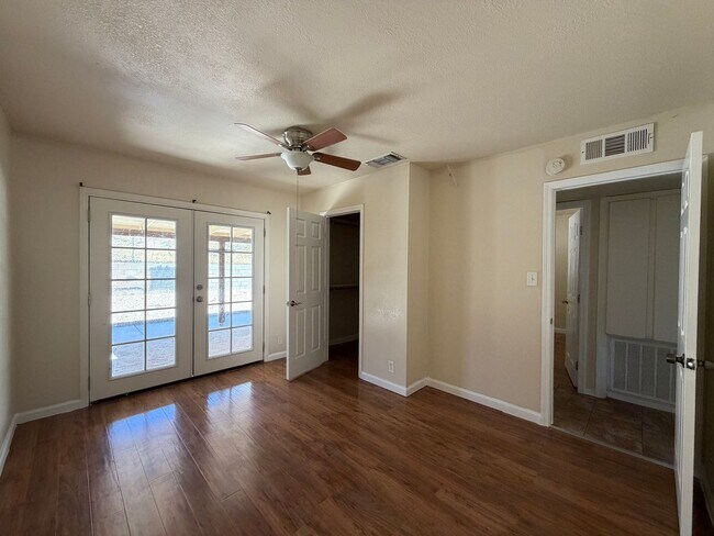 Building Photo - 3 Bedroom 2 Bathroom House with Central A/C , 2 Car Garage and Beautiful Backyard with Covered Patio