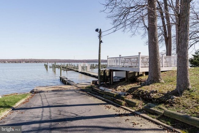 Building Photo - 26 Park Ln