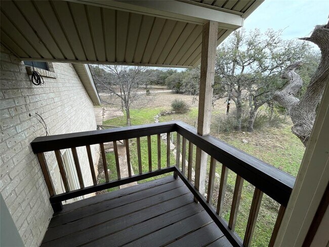 Building Photo - 210 Oak Springs Dr