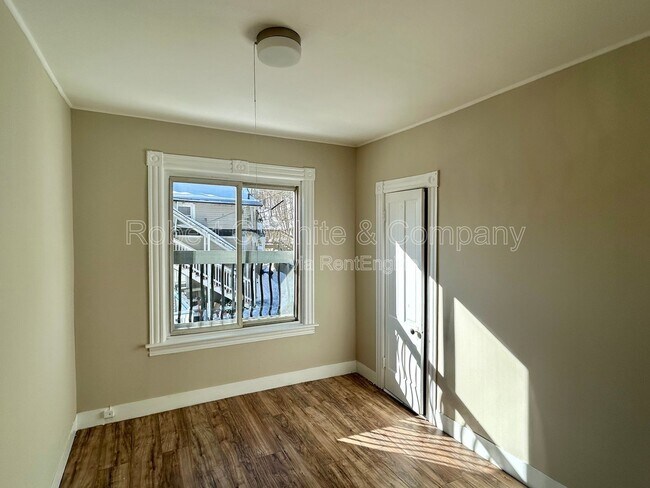 Building Photo - 314 Norwich Ave