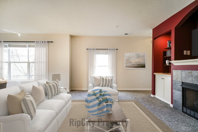 Building Photo - 1090 SW 170th Ave