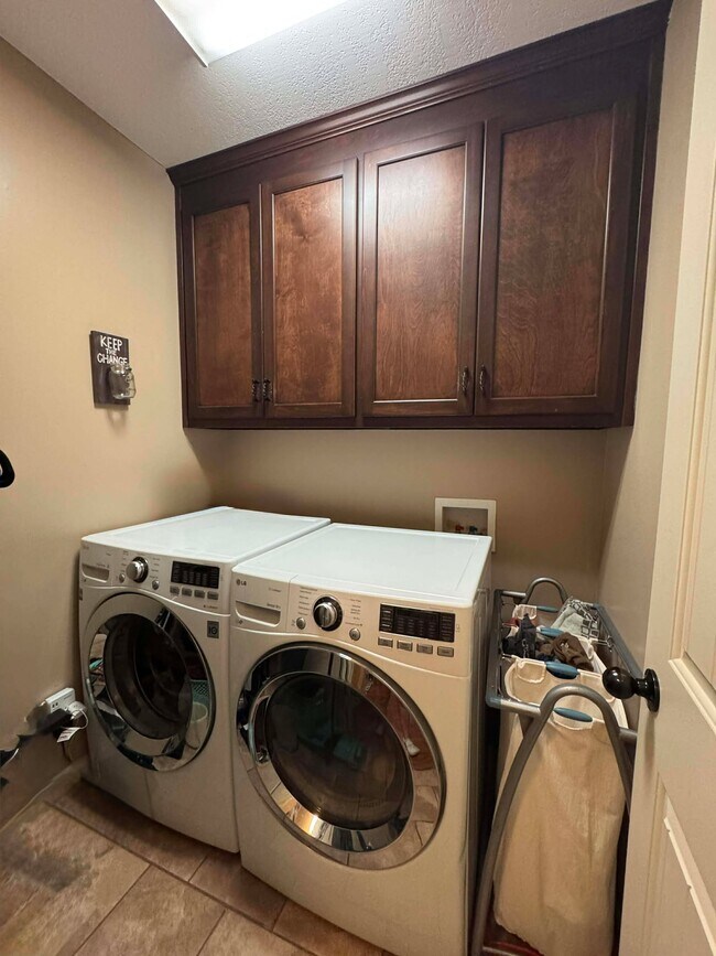 Building Photo - 61 Boulder Dr