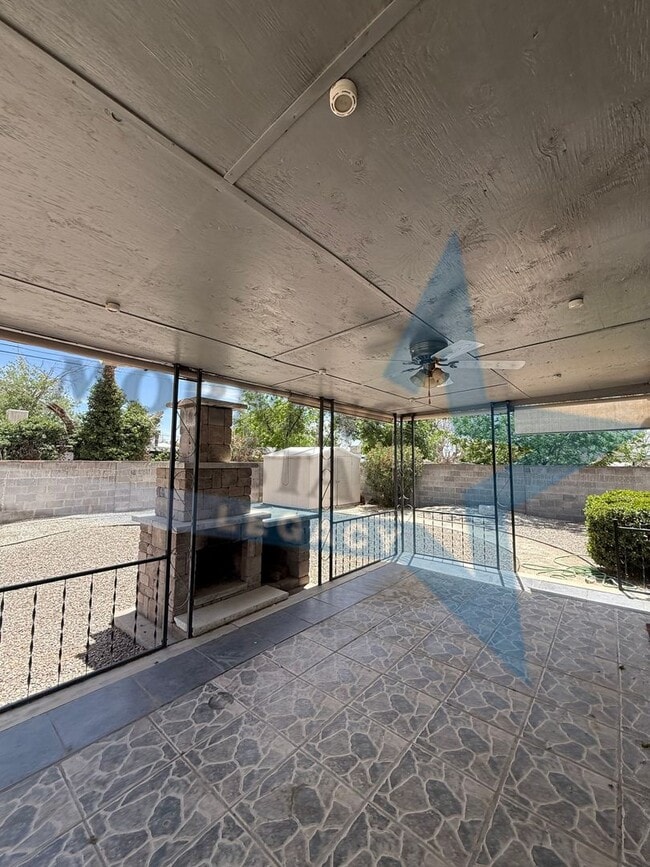 Building Photo - Cute 3-Bedroom with Large Backyard!