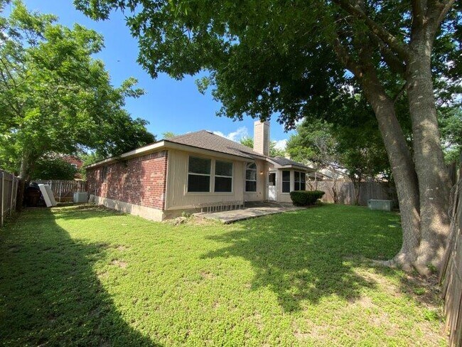 Building Photo - 1903 Balsam Way
