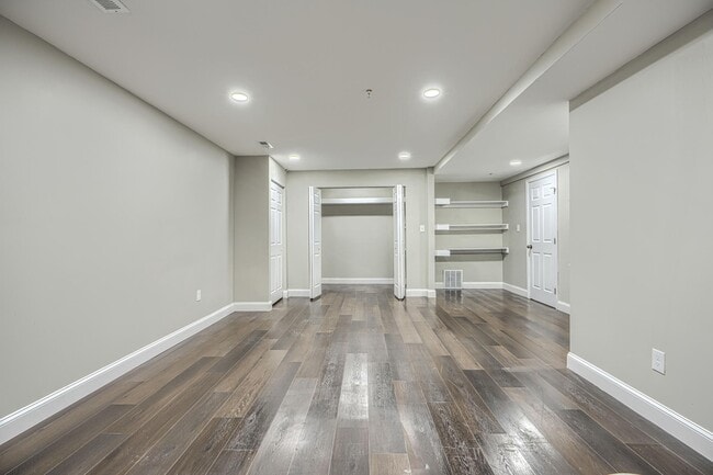 Building Photo - 601 Long Wall Dr