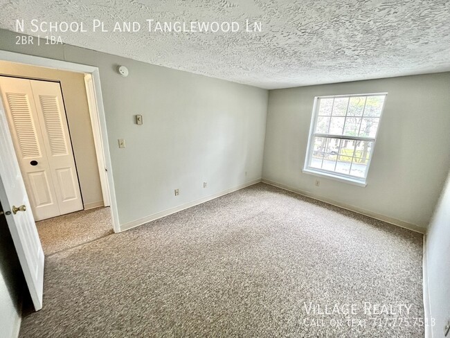 Building Photo - 307 N School Pl