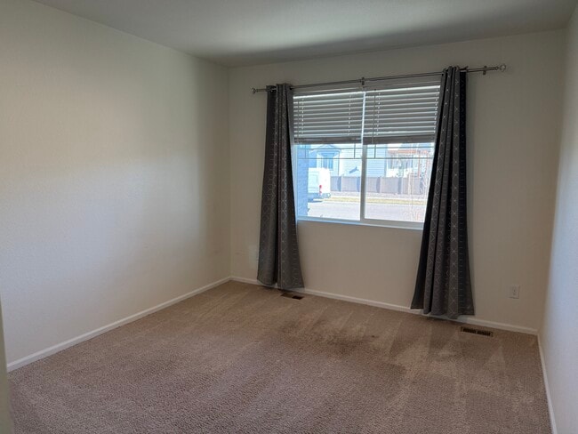 Building Photo - 221 S Quantock St