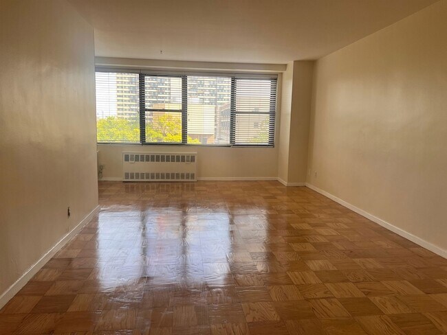 Building Photo - 10 Huron Ave