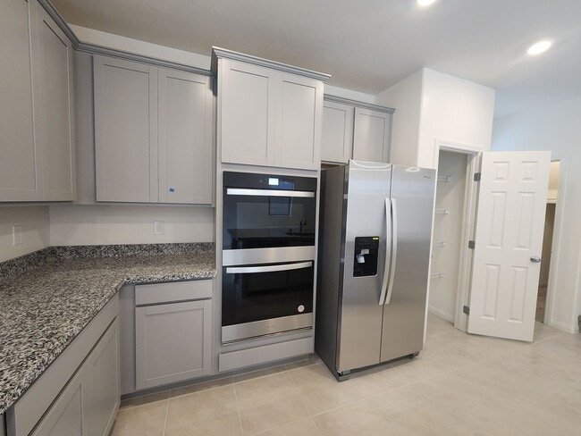 Building Photo - WOW New Built in Summerlin!