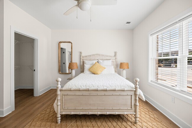 Building Photo - 420 Capstone Dr