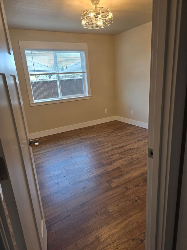 Building Photo - 2941 Naples Dr
