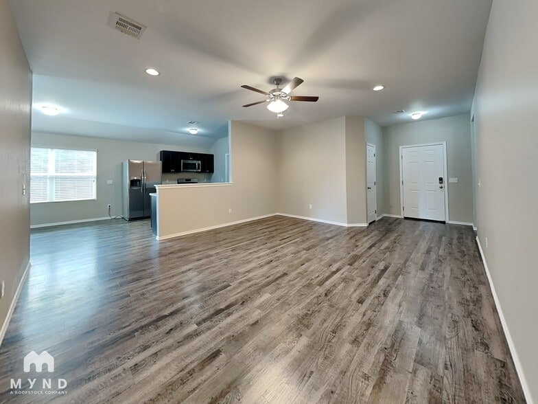 Building Photo - 1712 Lanesboro Dr