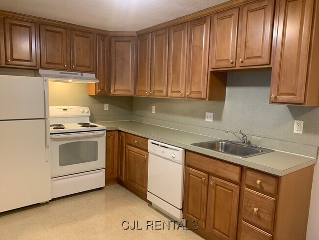 Building Photo - 5 Viking Ct