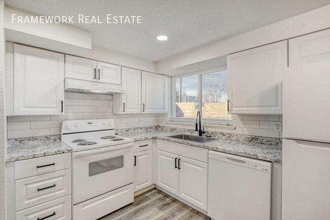 Building Photo - 1685 Reed St