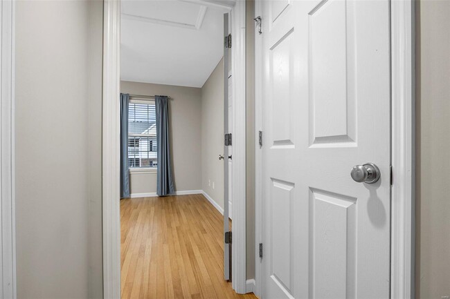 Building Photo - 432 Saravalle Dr
