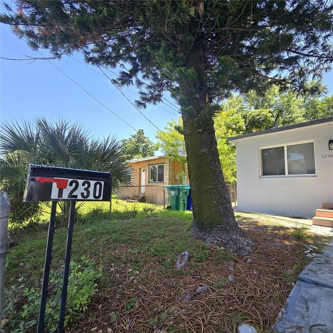 Building Photo - 1230 NW 70th St