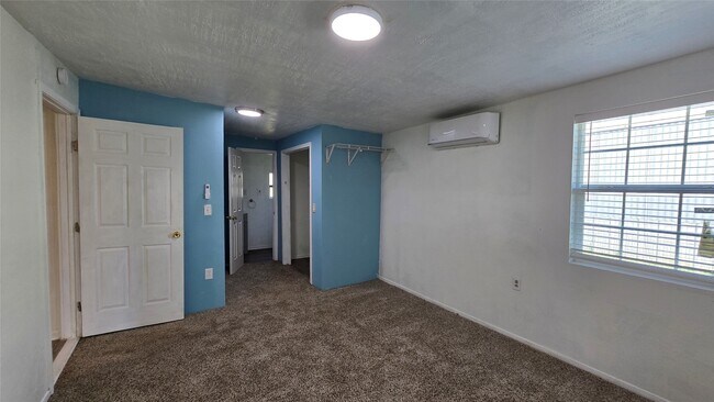 Building Photo - 2717 County Rd 3479B