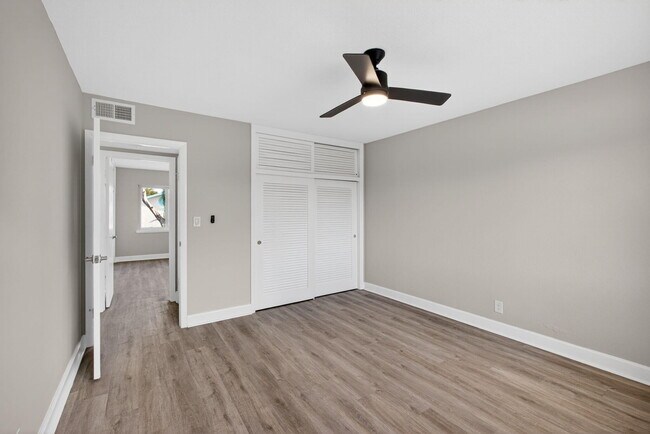 Building Photo - 624 Southwind Cir