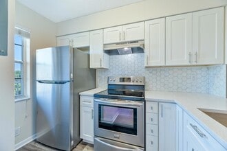 Building Photo - 2226 N Cypress Bend Dr
