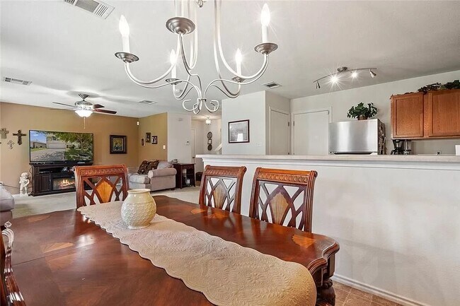 Building Photo - 206 Black