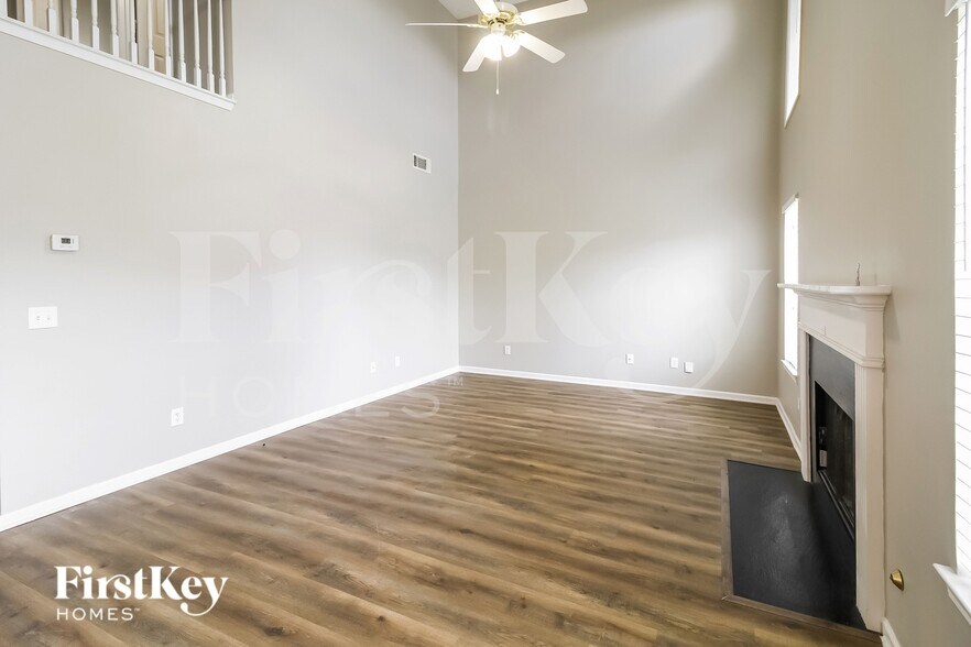 Building Photo - 15 Dairyland Dr