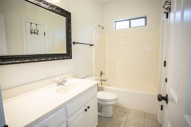 Building Photo - 12437 Old Millstone Dr
