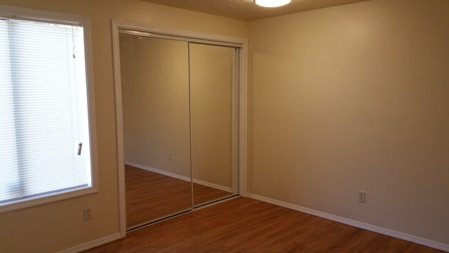 Building Photo - 3617 Silverstone Dr NE