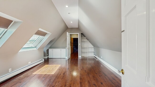 Building Photo - 570 Hathaway Cir