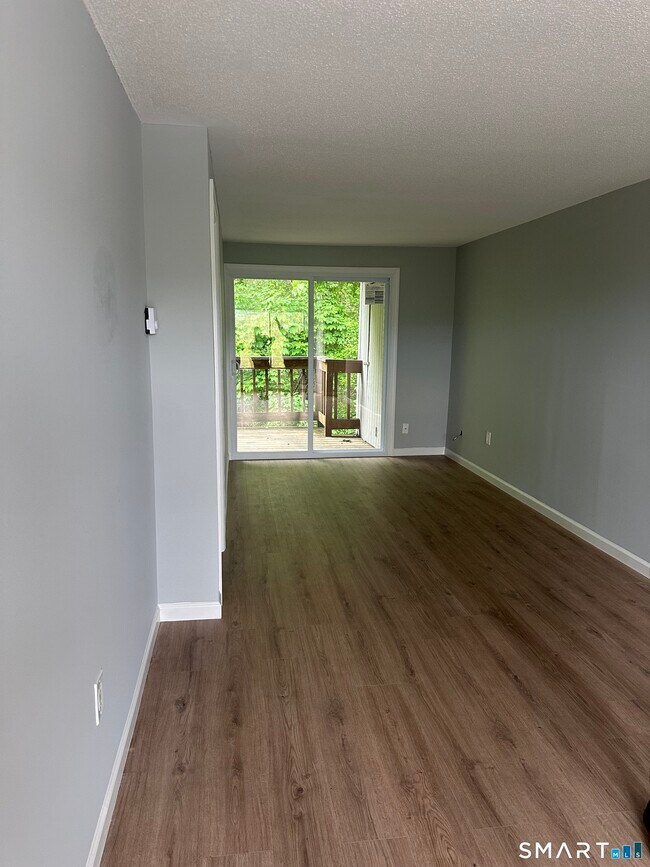 Building Photo - 5 Nabby Rd