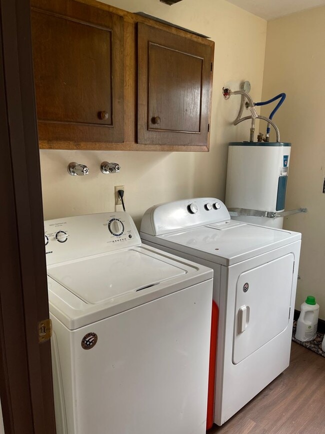 Building Photo - Magalia- 3 bedroom 2 bathroom, 2 story, detached garage, extra lot available