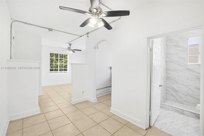 Building Photo - 1563 SW 2nd St