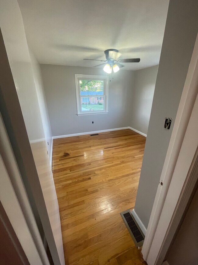 Building Photo - 407 Mount Allen Drive