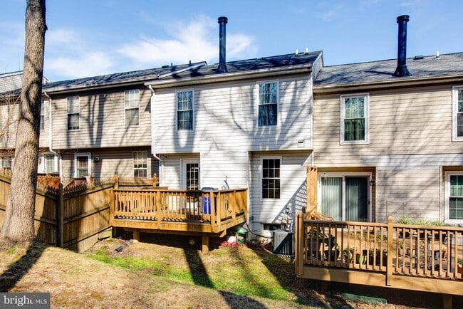 Building Photo - 8117 Ellen Way