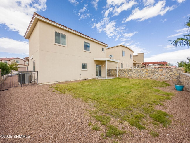 Building Photo - 3742 Piedras Negras Dr