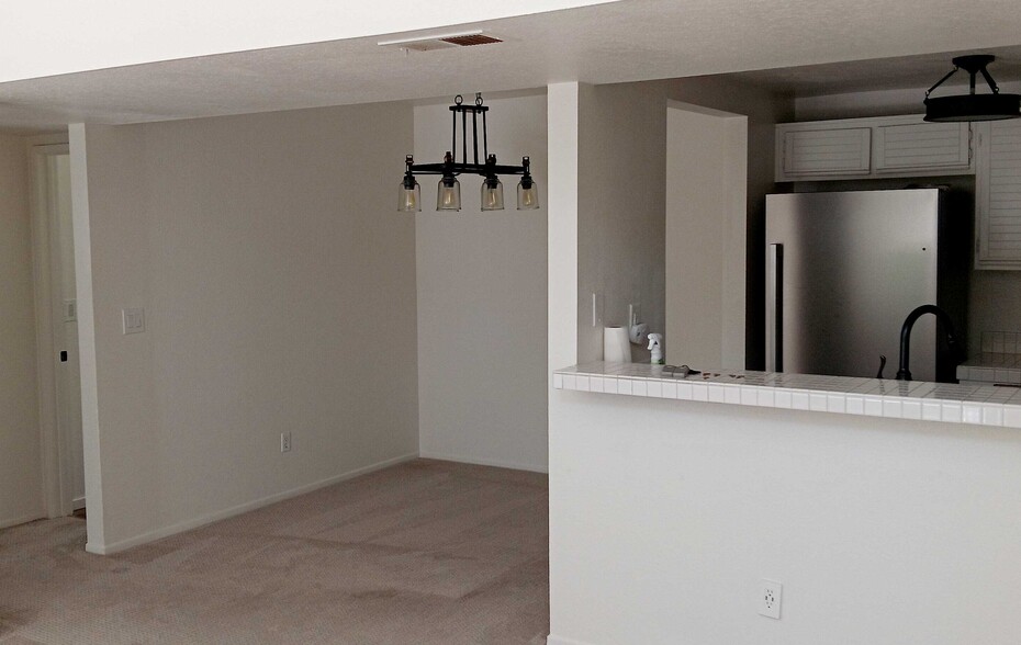 Building Photo - 24107 Del Monte Dr
