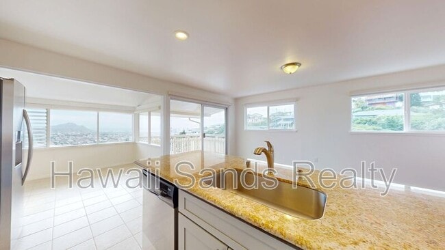 Building Photo - 3901 Maunahilu Pl