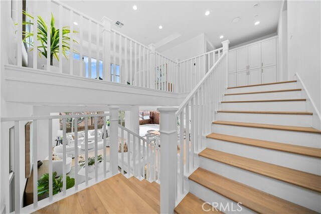 Building Photo - 206 Collino