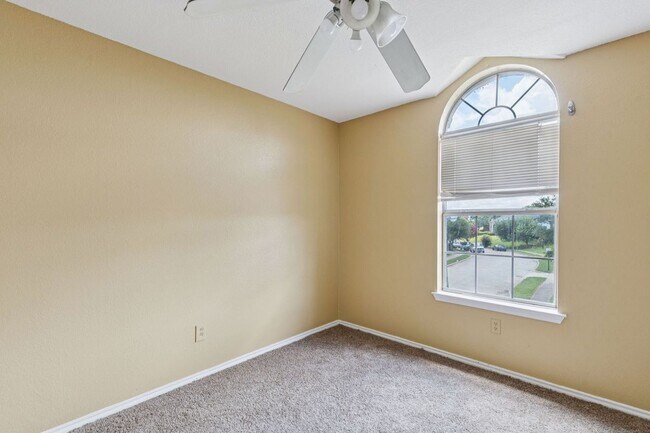 Building Photo - 12719 Bluffview Dr