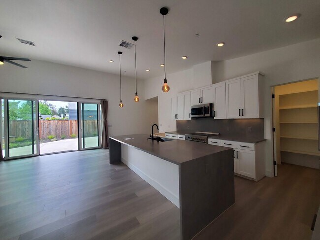 Building Photo - 2299 San Miguel Ave