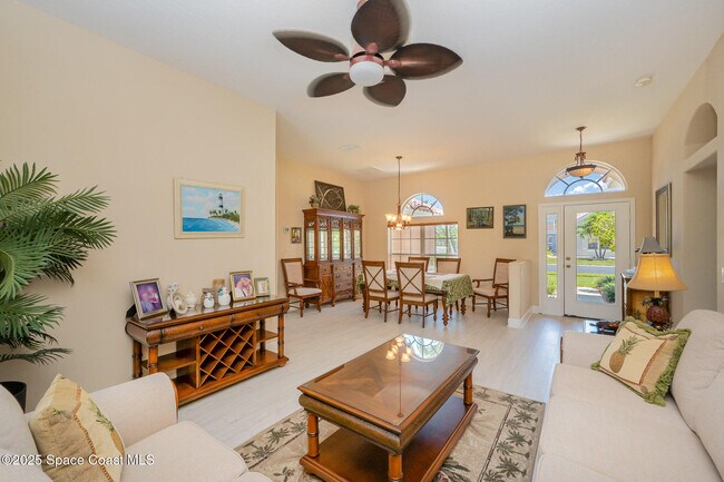 Building Photo - 477 Pirate's Moon Ct