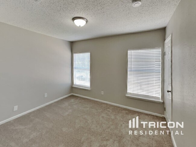 Building Photo - 2610 Townhall Ln