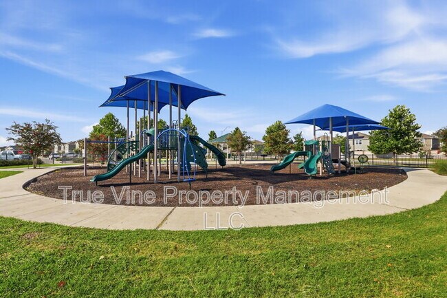 Building Photo - 2906 Millikan Dr