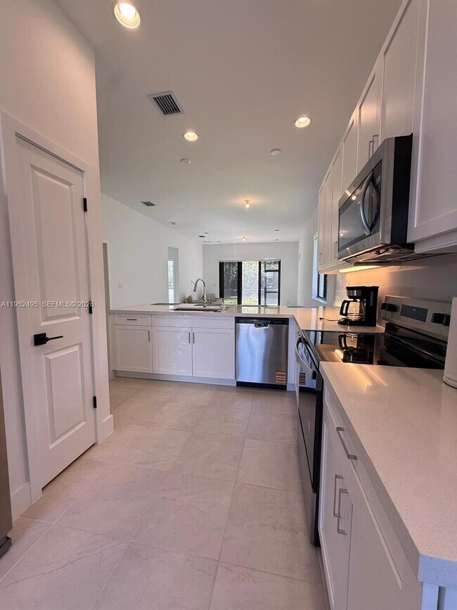 Building Photo - 5816 Agostino Way