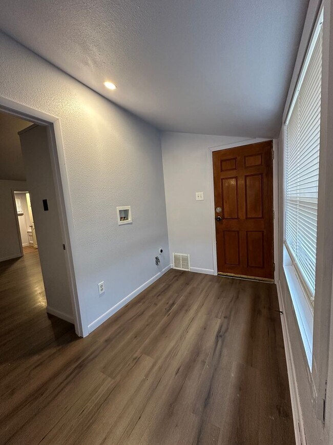 Building Photo - $1,900.00 MOVE-IN-SPECIAL