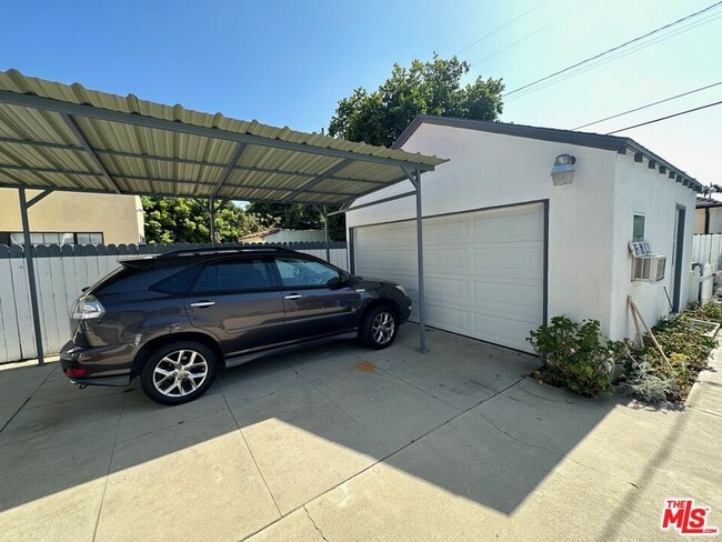 Building Photo - 3791 Olmsted Ave