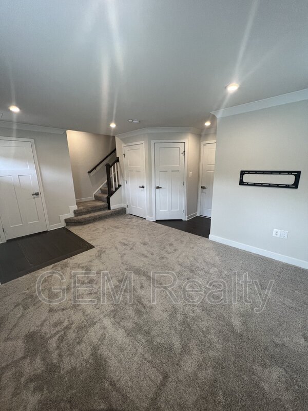 Building Photo - 1101 Rampart Dr