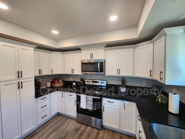 Building Photo - 82190 Waring Way
