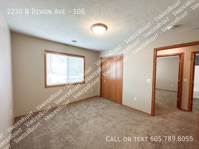 Building Photo - 2 Bedroom 1 Bathroom TEA Apartment!
