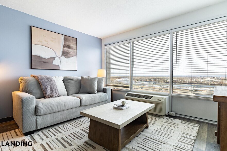 Building Photo - 50 Morgan St N