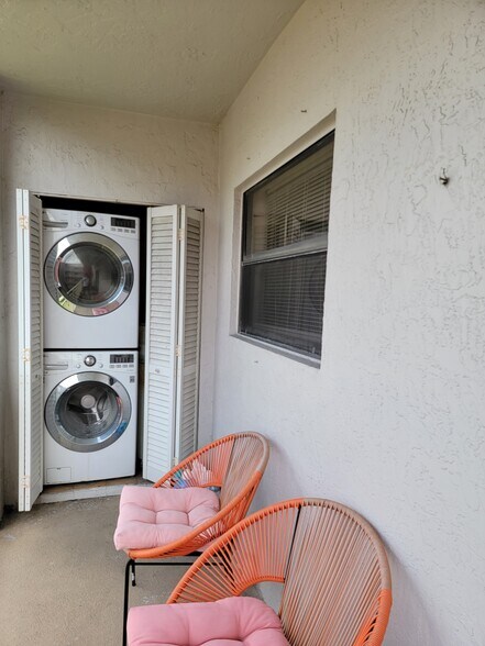 Washer - Dryer - 8425 NW 8th St